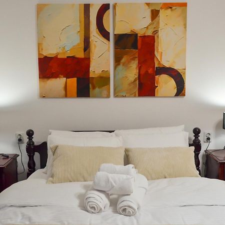 Main Street Retreat Apartment With Free Parking SJJ Eksteriør billede