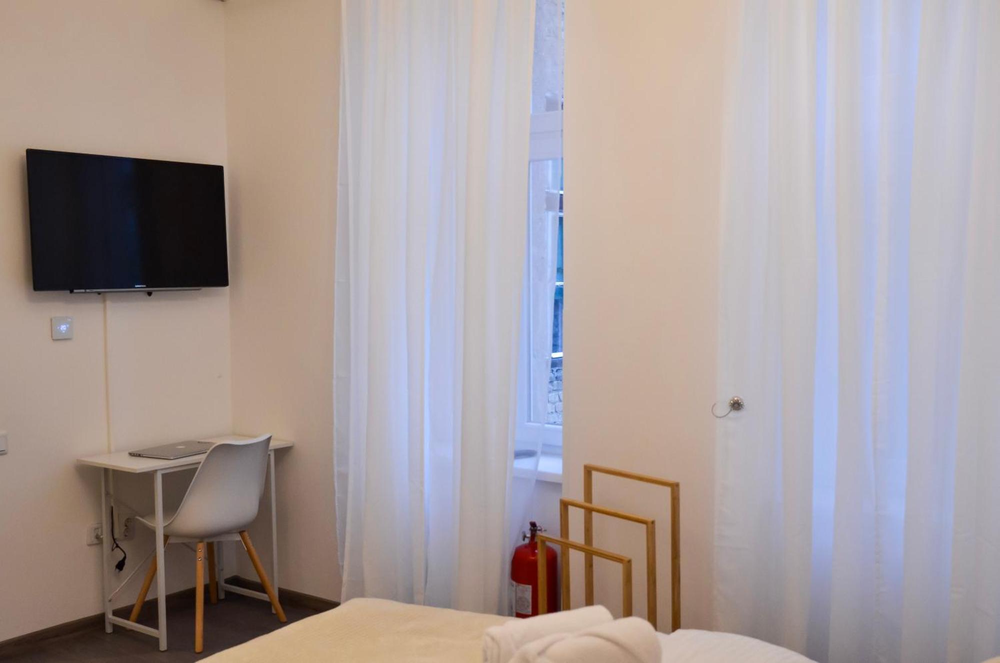 Main Street Retreat Apartment With Free Parking SJJ Eksteriør billede