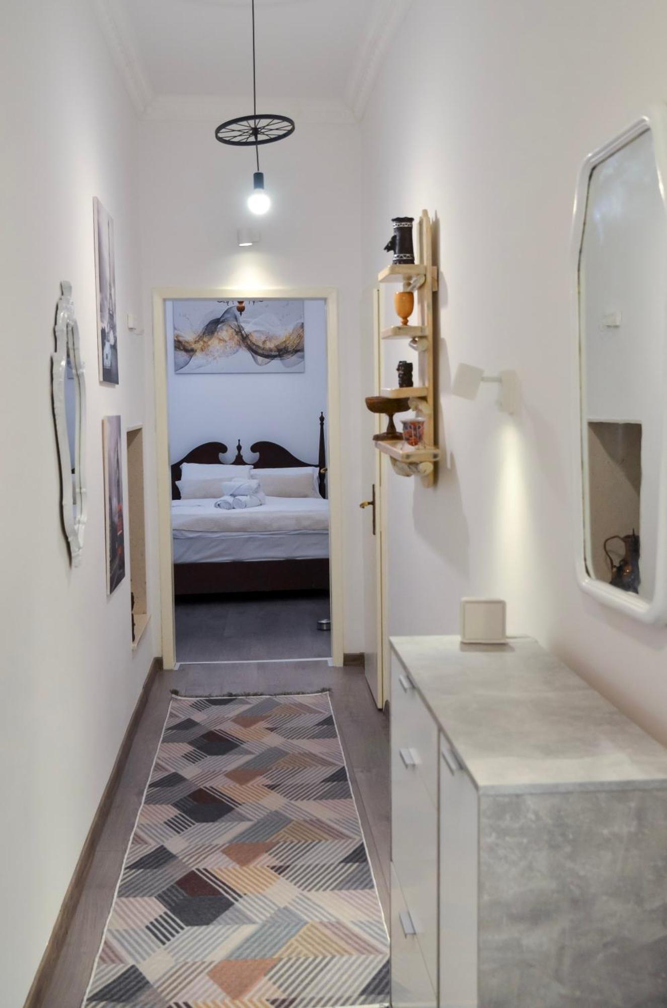 Main Street Retreat Apartment With Free Parking SJJ Eksteriør billede