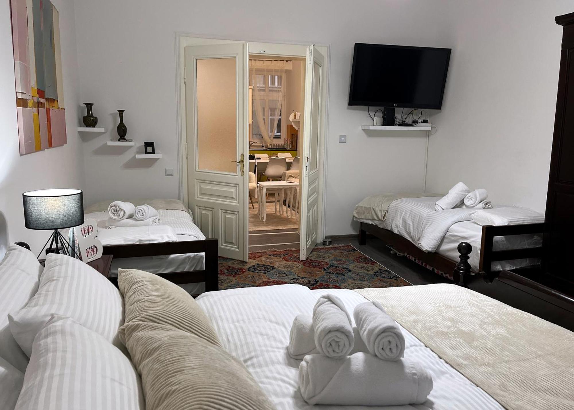 Main Street Retreat Apartment With Free Parking SJJ Eksteriør billede