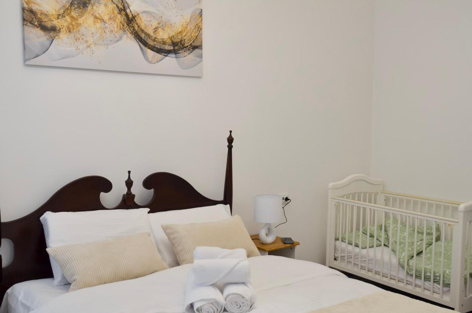 Main Street Retreat Apartment With Free Parking SJJ Eksteriør billede