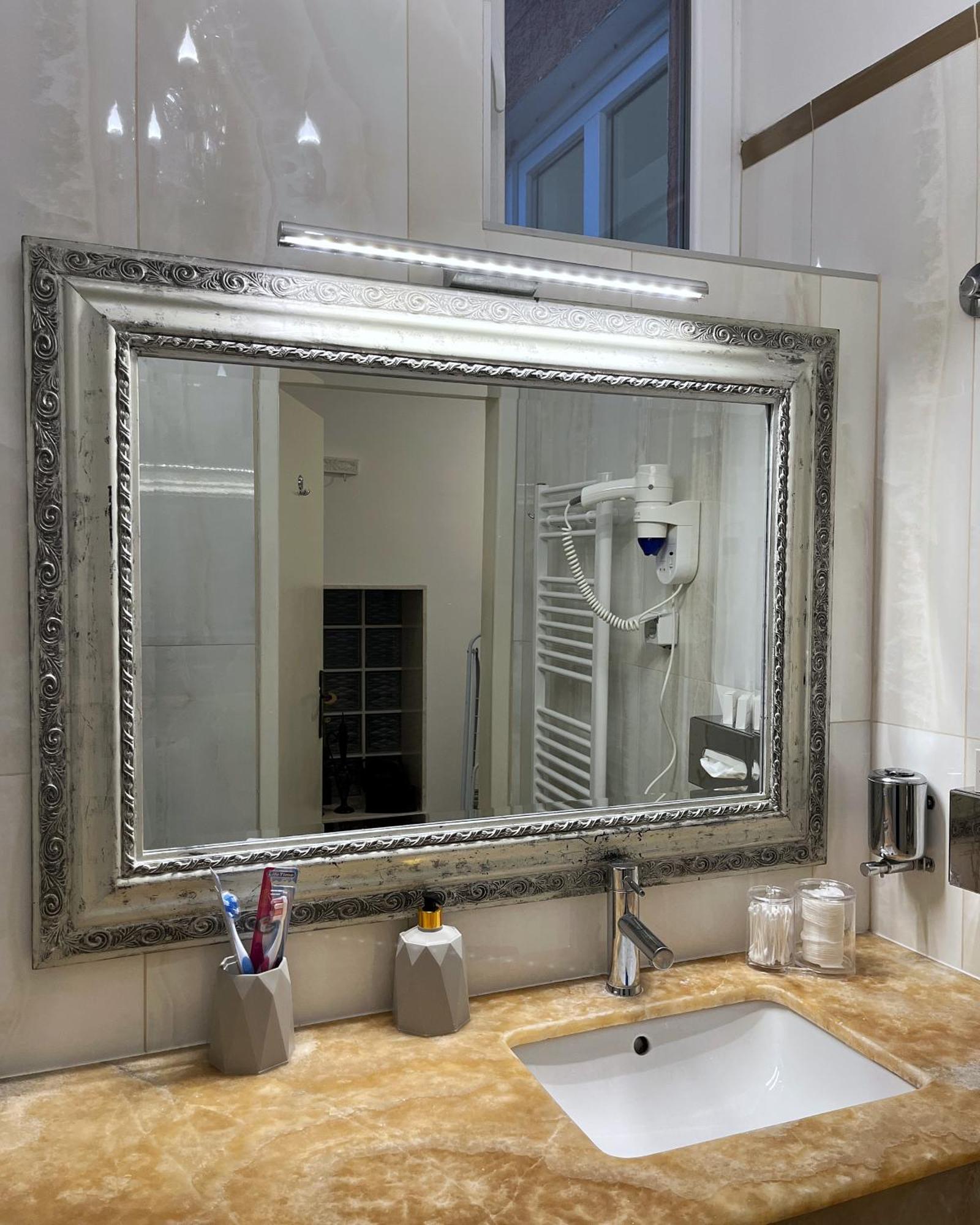 Main Street Retreat Apartment With Free Parking SJJ Eksteriør billede