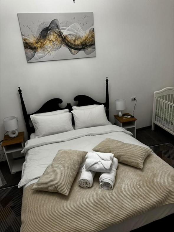 Main Street Retreat Apartment With Free Parking SJJ Eksteriør billede